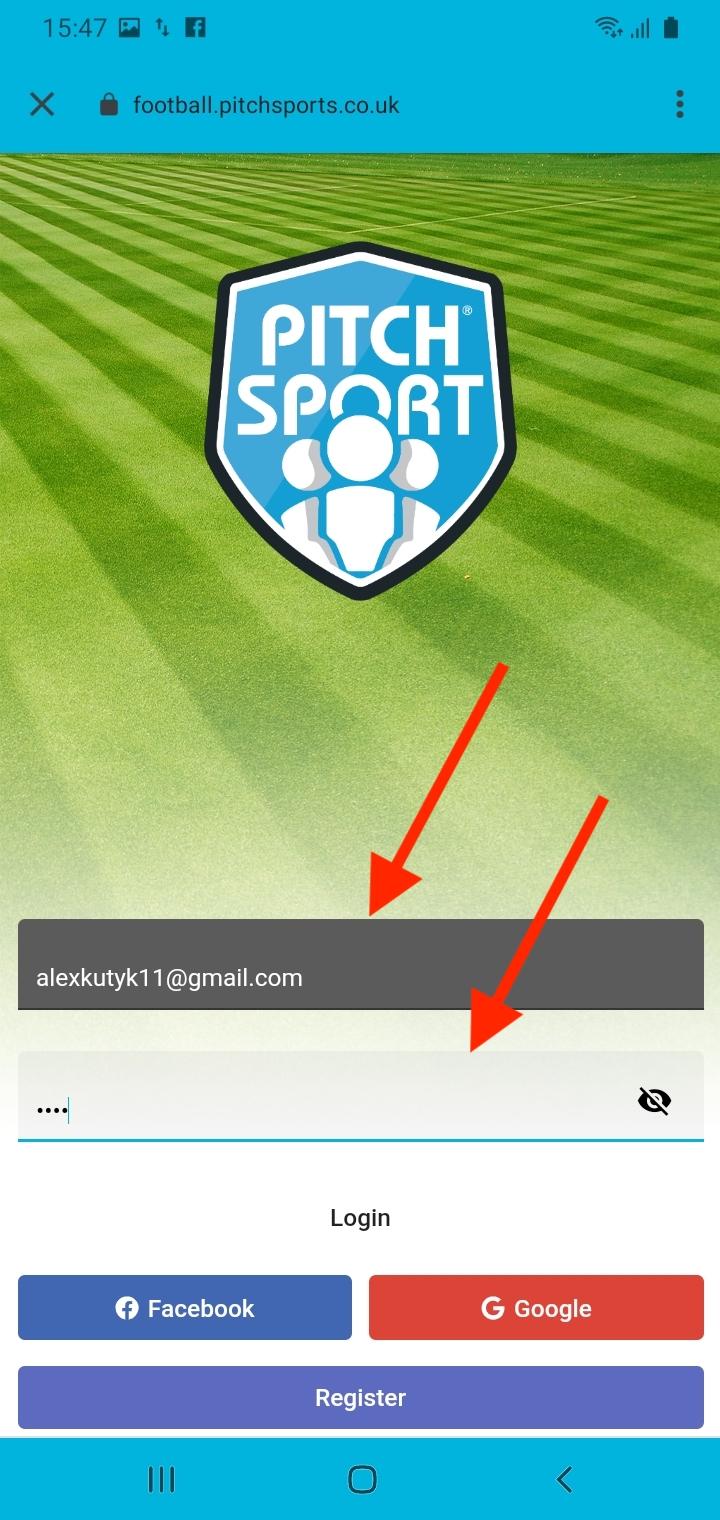 L’arrière-plan du champ “Email” change de couleur