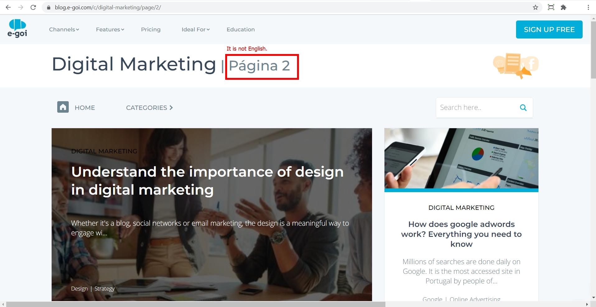 Un mot non anglais ’Página’ est affiché sur la page ’Blog’.