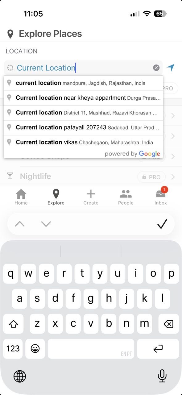 Le champ « Emplacement actuel » est traité comme une requête de recherche et renvoie des suggestions de lieux non pertinentes